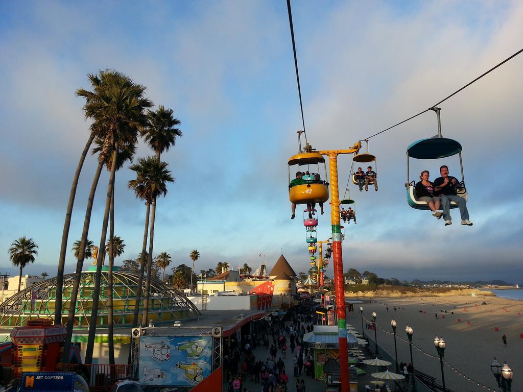 Capri Motel Santa Cruz Beach Boardwalk Exterior photo